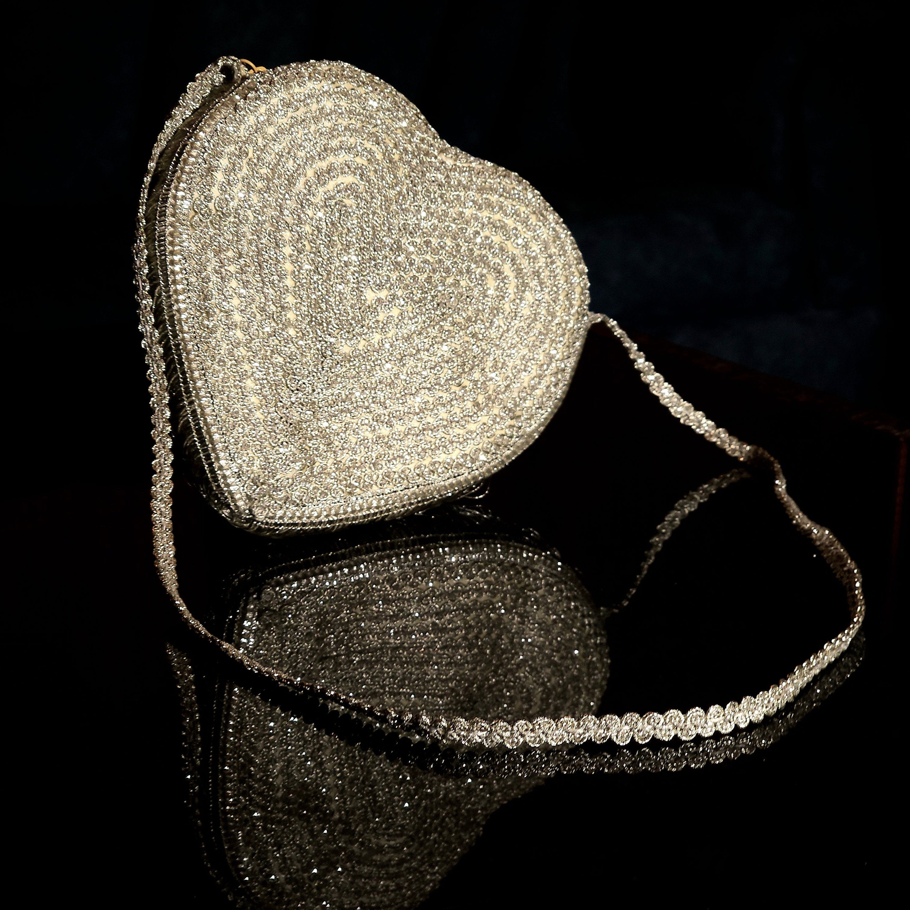 The Moonlit Heart - The Glow of Dreams & The Spark of Stars