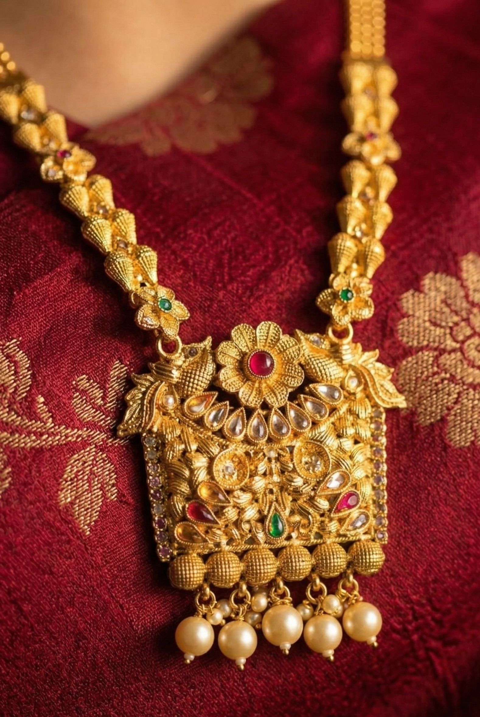 Mandira Drape Necklace Set